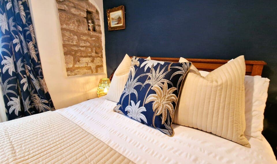 Comfortable double bed 