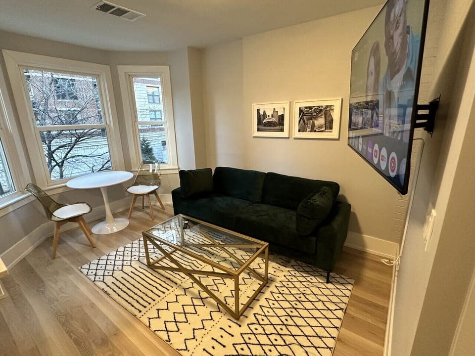 Living Area with 55" UHD 4K Smart TV