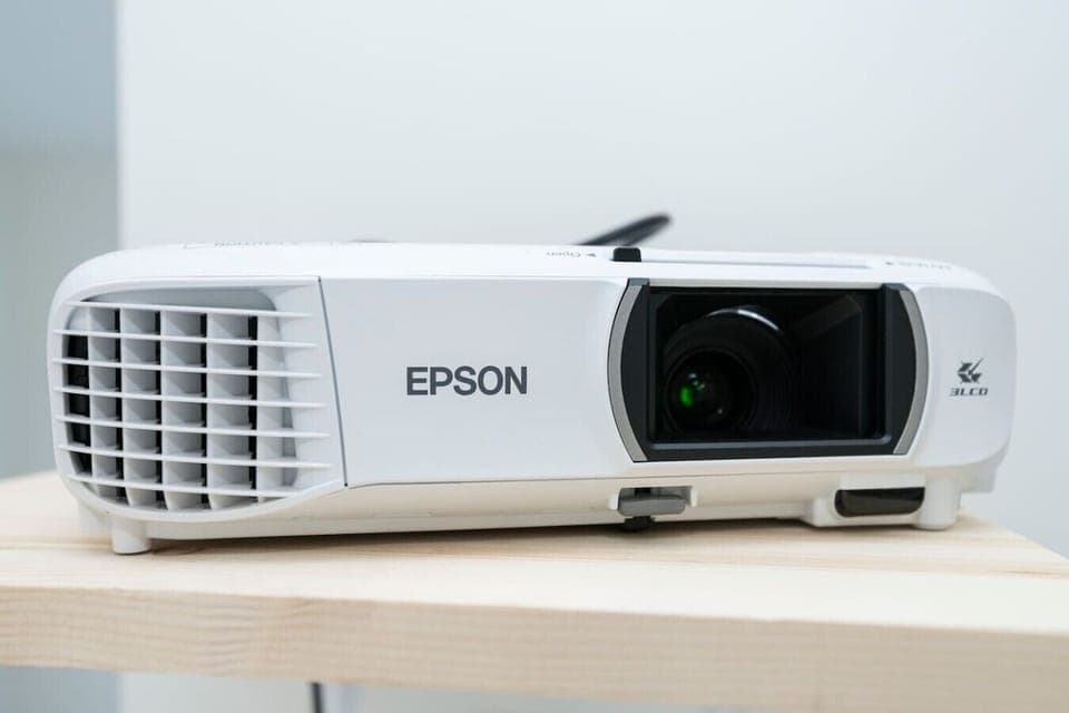 High-quality Epson Projector - perfect for watching movie and shows