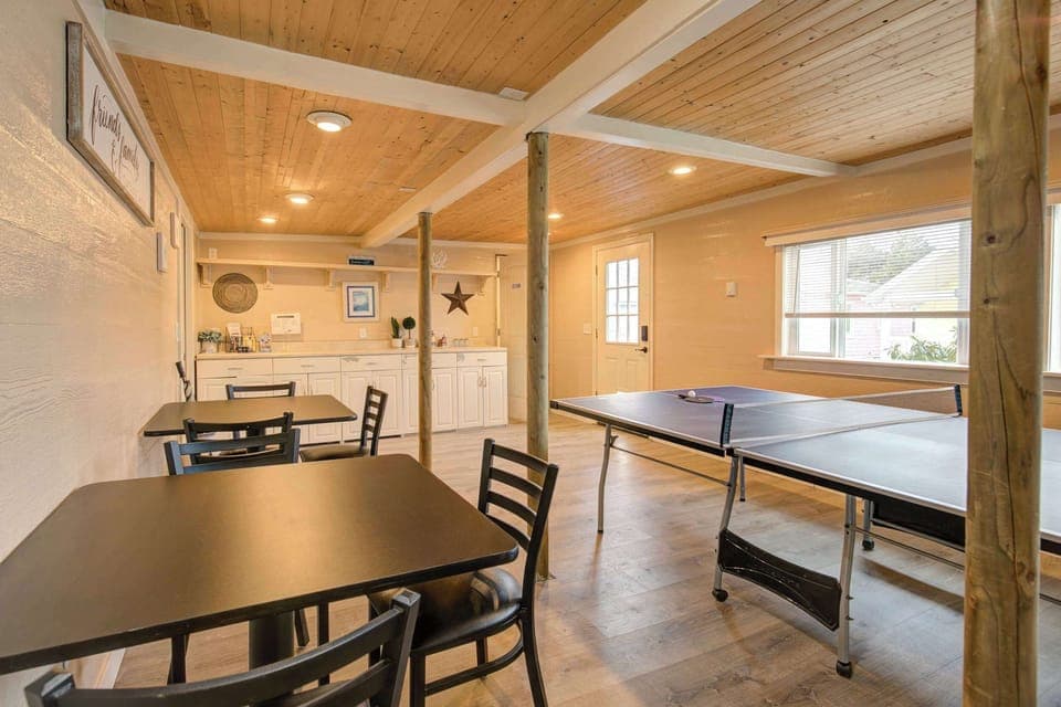 Ping Pong Room