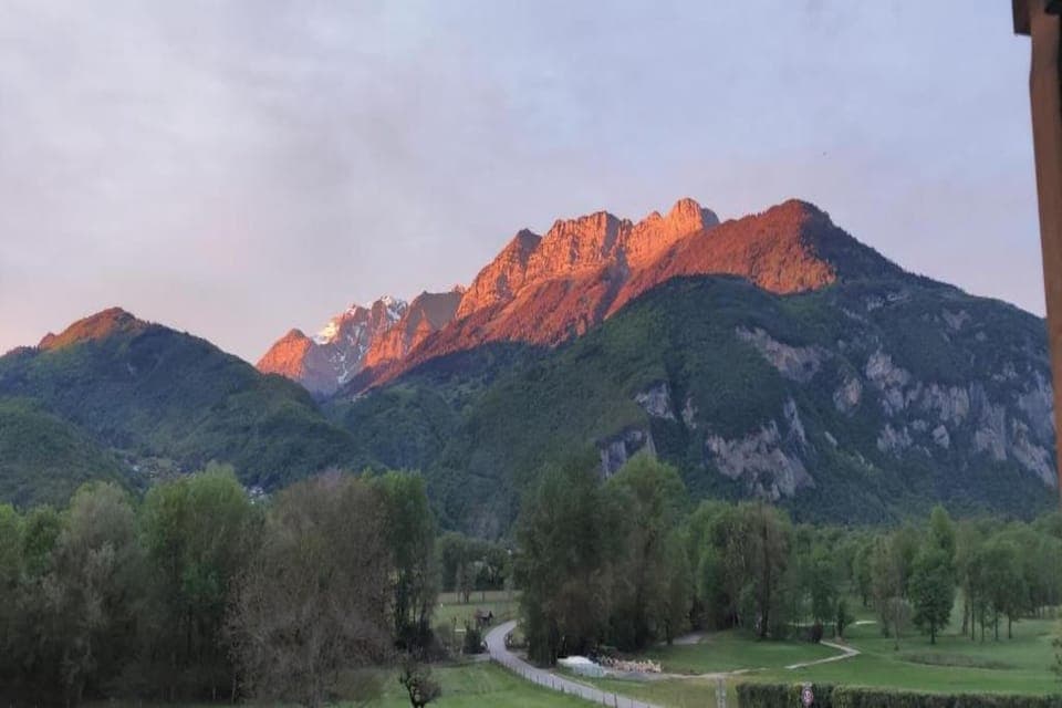 Region [summer] (>5 km)