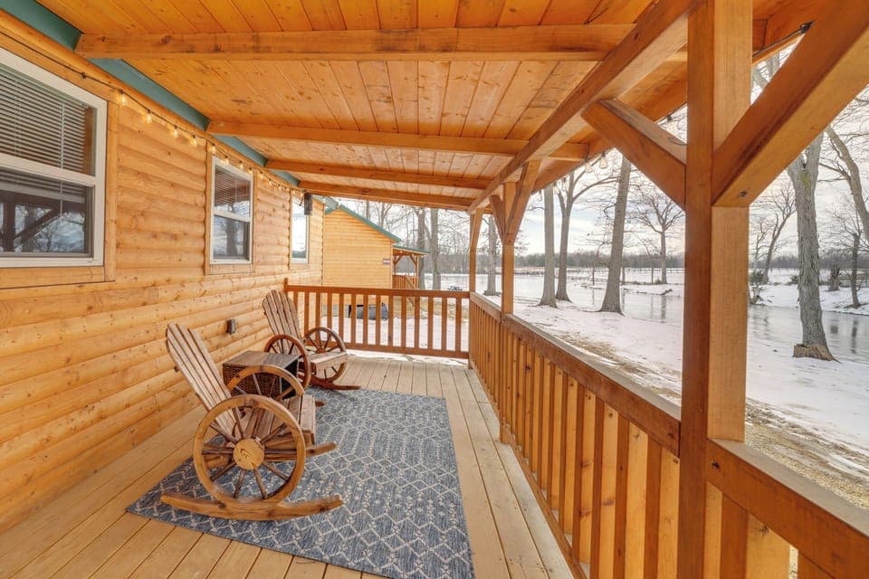 La Grange Vacation Rental | 1BR | 1BA | 472 Sq Ft | 5 Steps Required