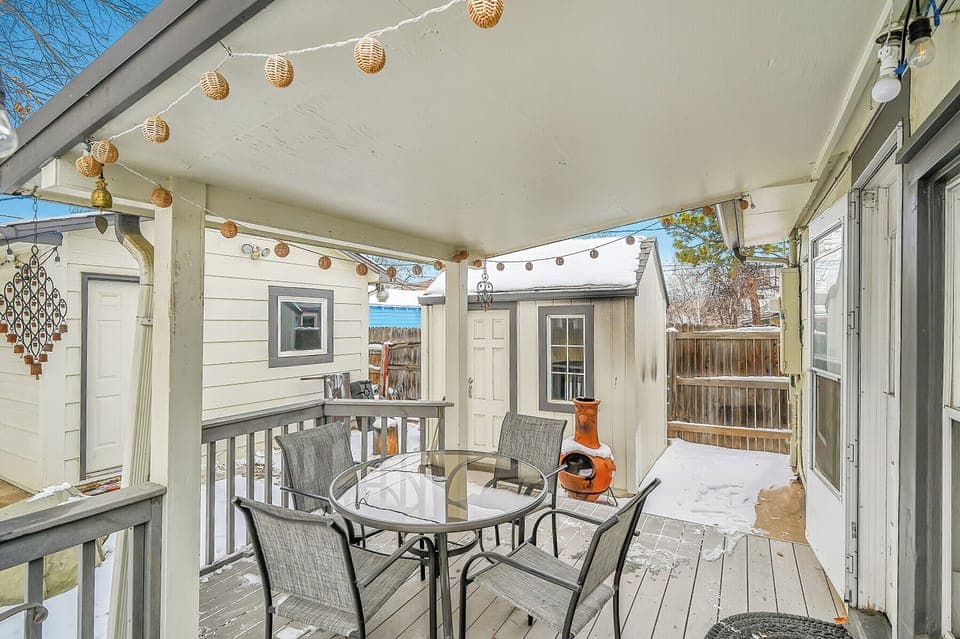 Outdoor dining