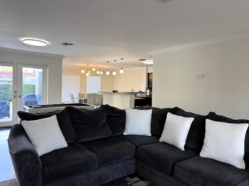 1,735 SQ.FT. (4 Bedrooms & 3 Baths)