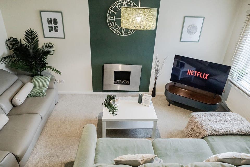 Living Room / Lounge