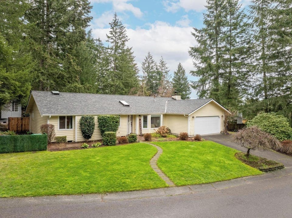 Welcome to The Fox Den, a delightful family-friendly home in a quiet, accessible West Olympia neighborhood. 