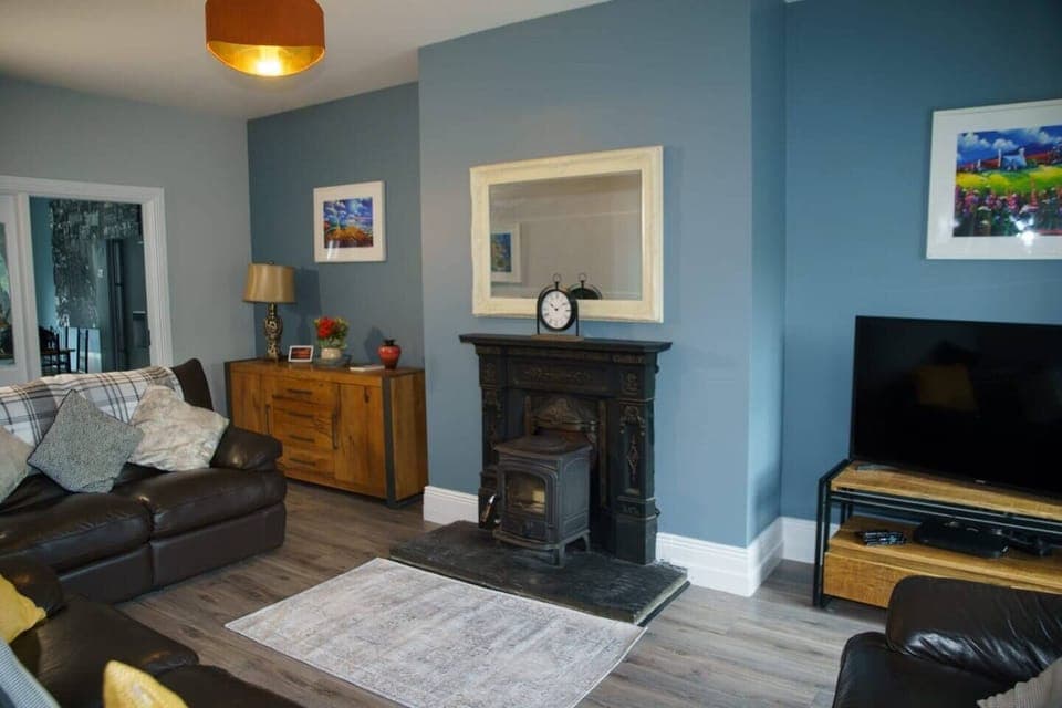 5d3ba9aa d184 41c9 b966 c0dcf8e20a09