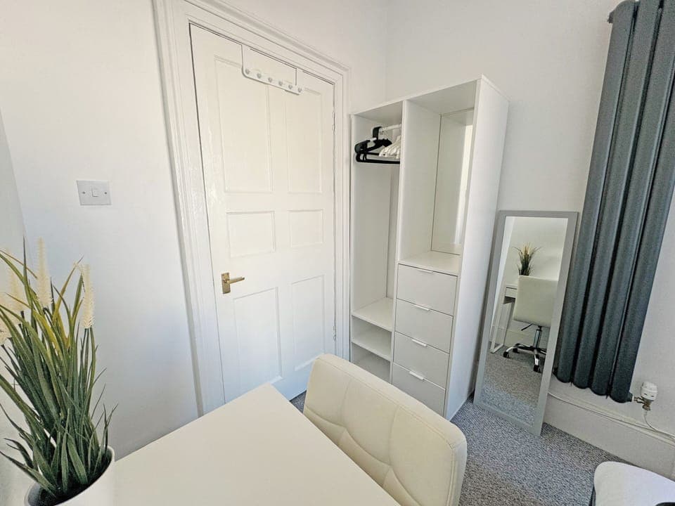 Bedroom 4 - Double Size Bed