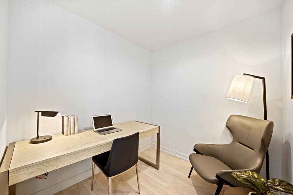 104-369WestGrandAvenue-Chicago-IL-60654-SMALL