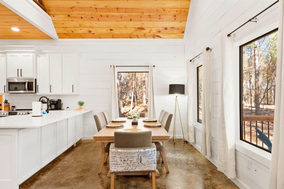 Whip up your favorite meals in our fully equipped kitchen. Bon appétit!