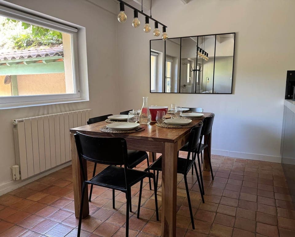 salleamanger-repas-location-maison-vacances-charly-lyon