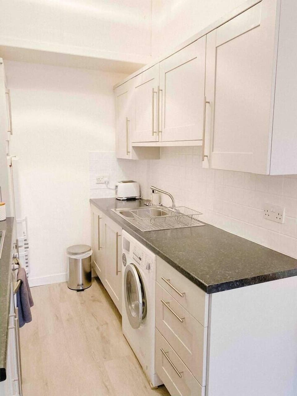 Lovely fully equipped kitchen, everything you need to cook up a storm. 