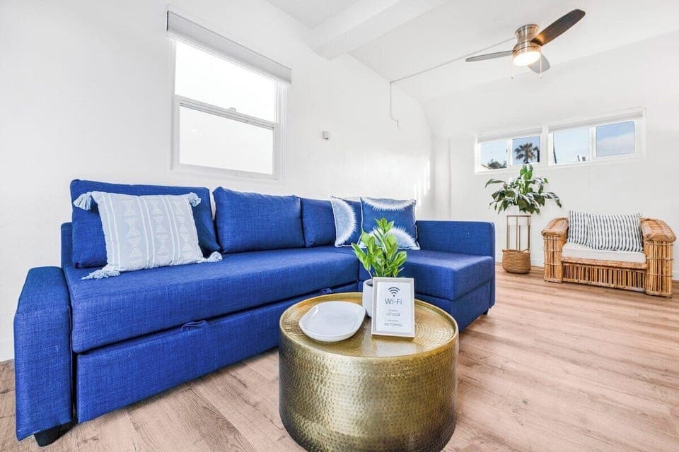 Escape to Paradise: Your Private Vacation Rental Awaits! Bright living room with great natural light!