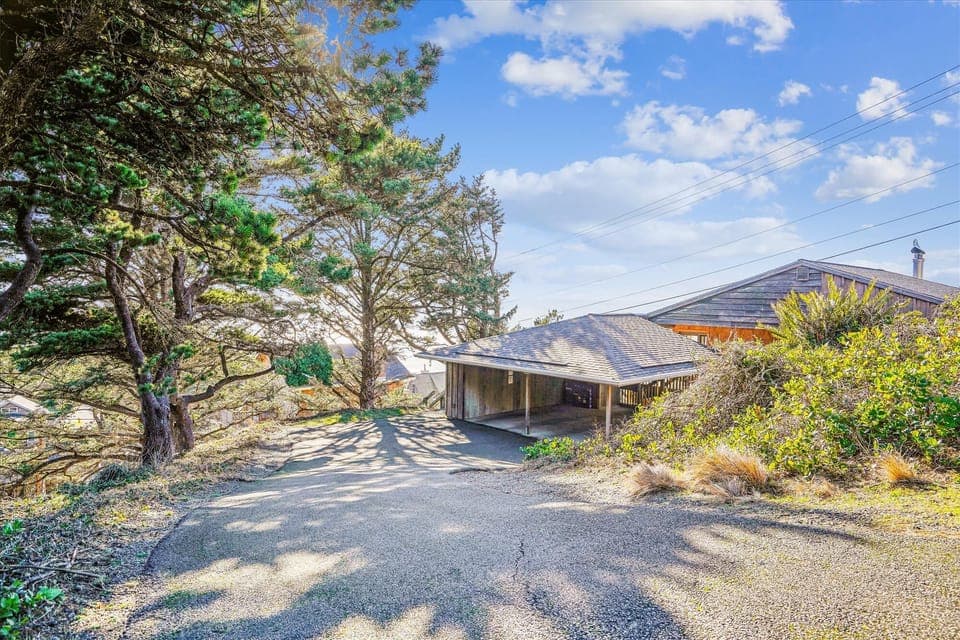 Driveway at Paradise View