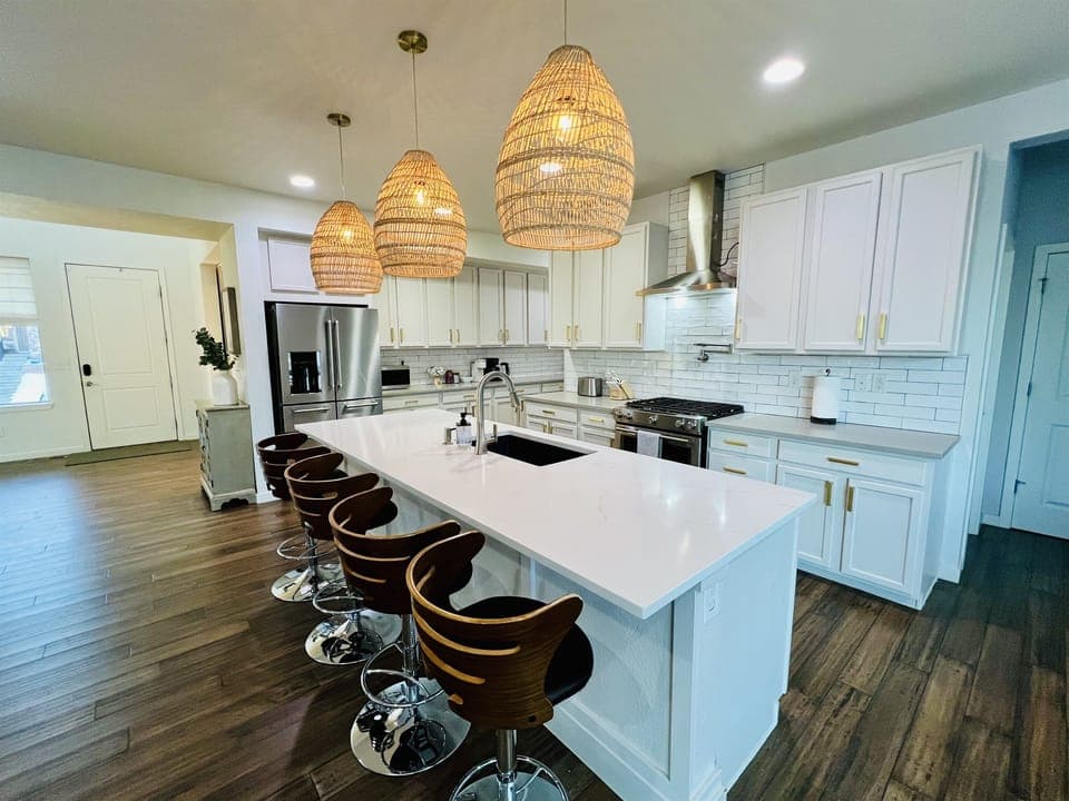 Oversized island for entertaining and cooking. 