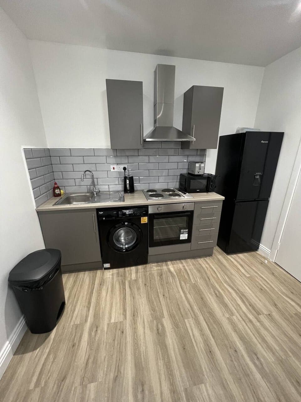 Fully Fitted Kitchen with everything you need to enjoy a lovely stay including washing machine.
