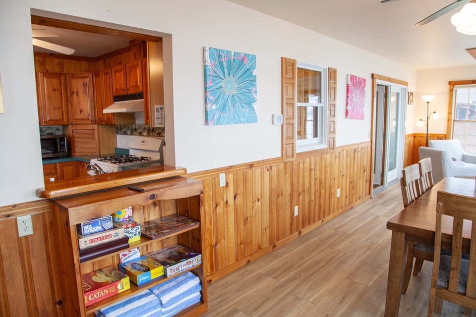 Dining Area- Perfect for casual meals, family game nights, or wine tour planning sessions.