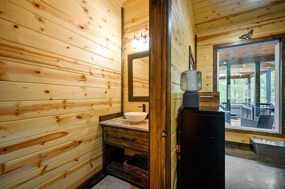 A convenient powder room is available on the main floor