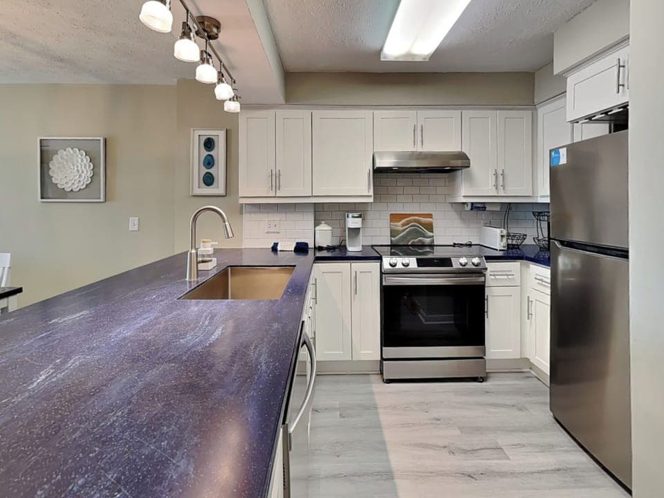 Full Size Kitchen