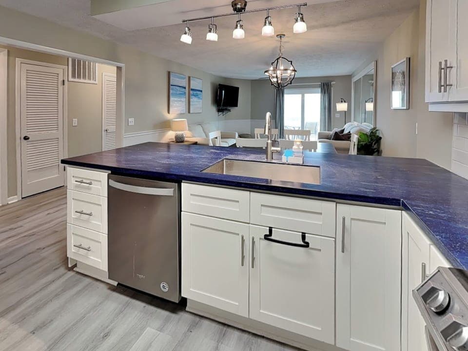Full Size Kitchen