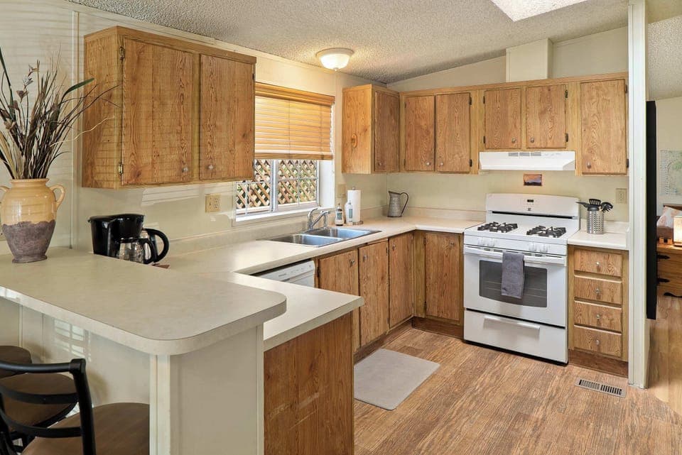 Fully equipped kitchen with everything you need to cook up a meal.