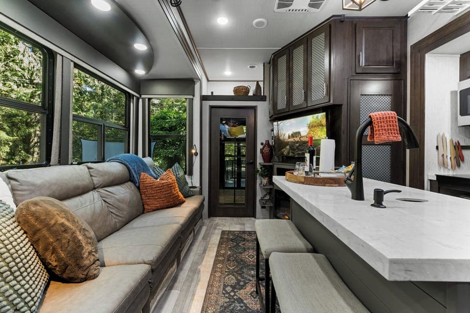 fa9fd601-5fed-419a-a85b-4f8ab10a1b29