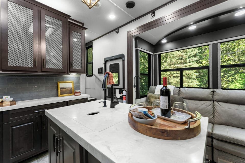 8e0d40af-9d59-4879-bc7b-6e8925d8c870