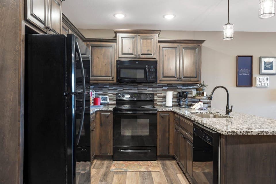 Full Kitchen with Major Appliances