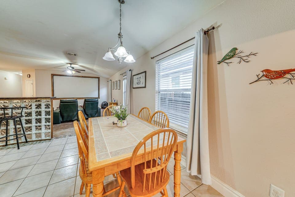 Dining Area | Dishware/Flatware