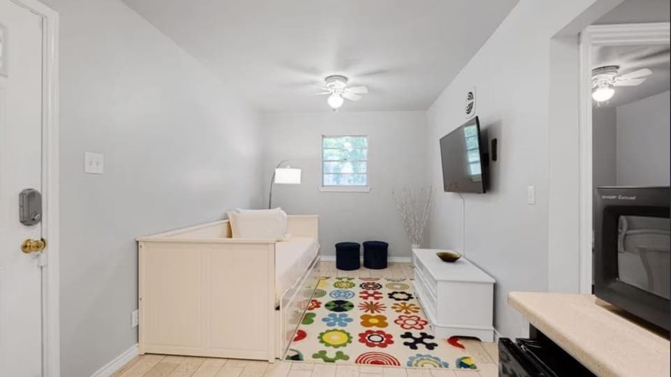 Casita Living room with day bed, Smart TV