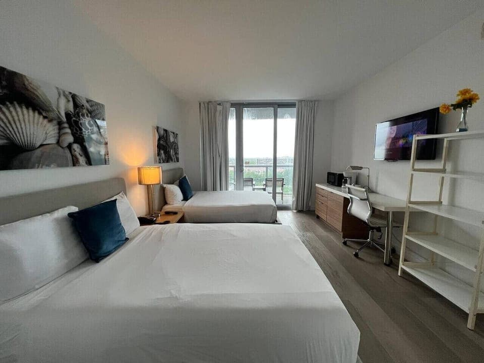 Studio with beds queen size