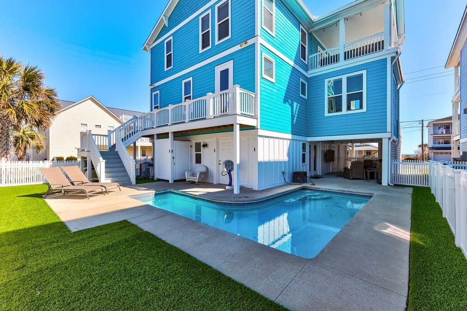 Endless Summer - Backyard/Pool