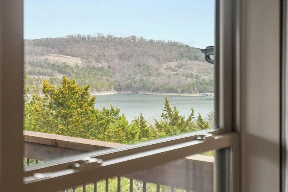 Fantastic Lake View!