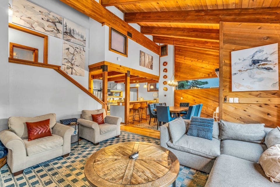 Living room: Second floor, gas fireplace, Smart TV, sectional seating, central heating, no A/C, deck access