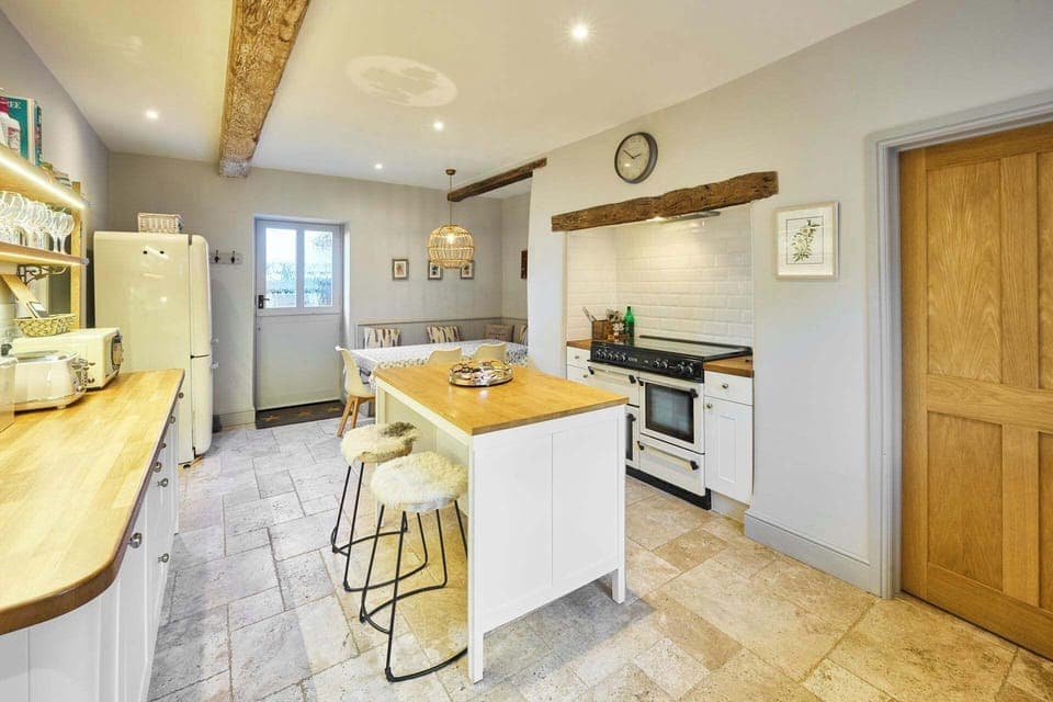 Rock Rose, Holt - Host & Stay