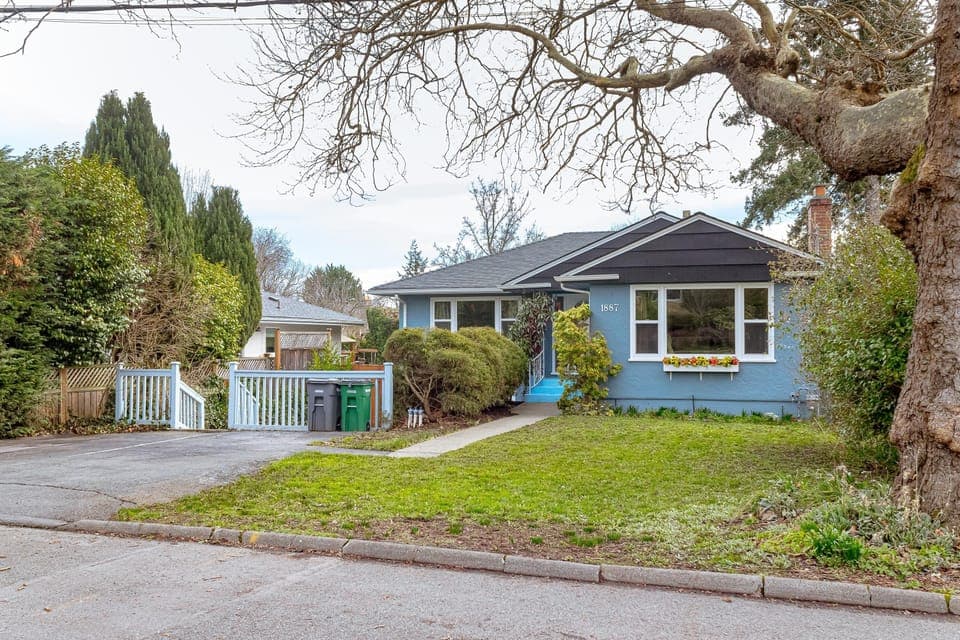 Street parking also available