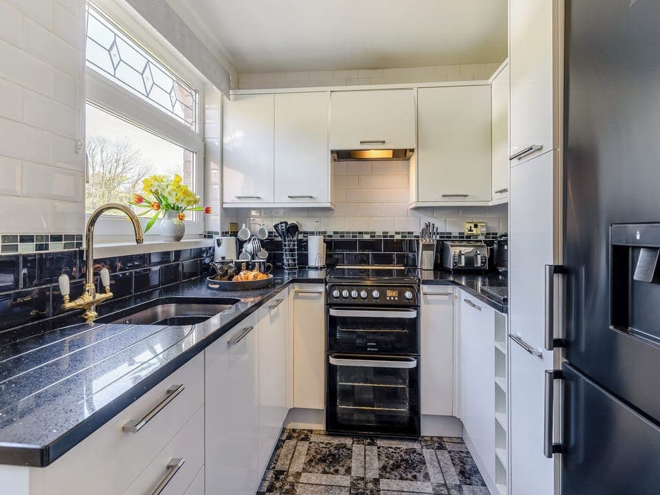 Kitchen | Bungalow Highfields, Port Eynon, Gower Peninsula