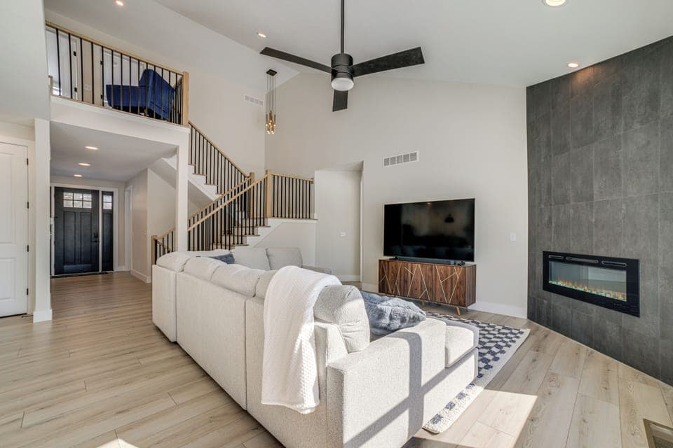 Roseland Vacation Rental | 5BR | 4BA | 3 Steps to Enter | 3,358 Sq Ft