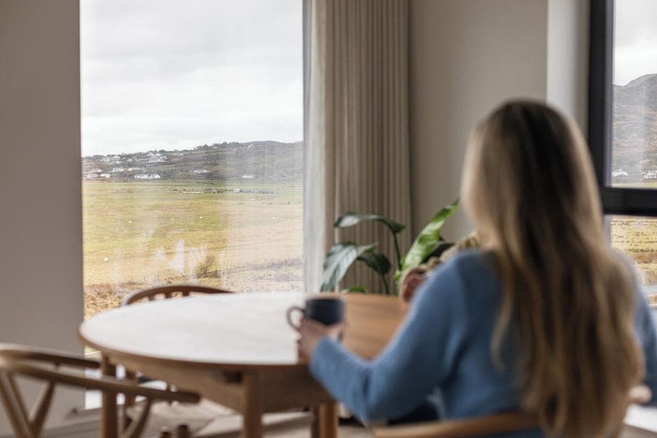Tullagh dining @Ballyliffin Beach Houses