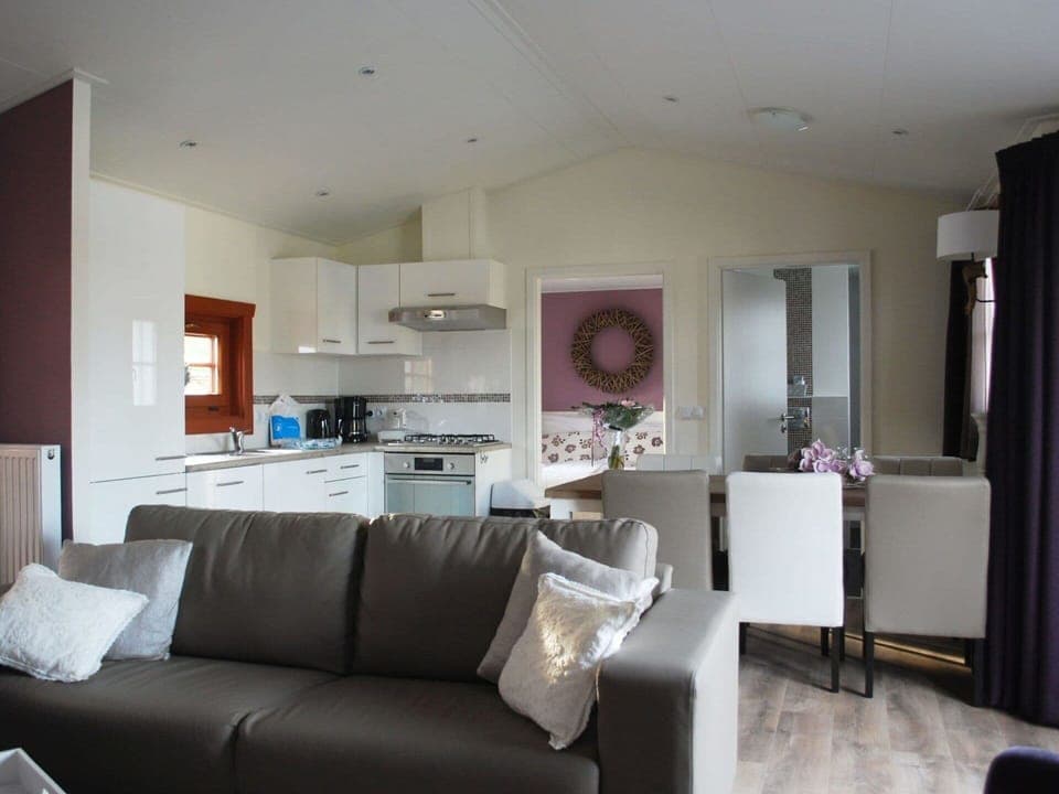 Apartment, Condominium, Residential Area, Hotel, Shade, Balcony, Swimming Pool, Resort Town