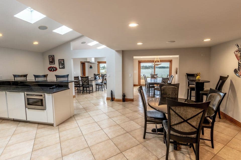 Main Level | Dining | Kitchen