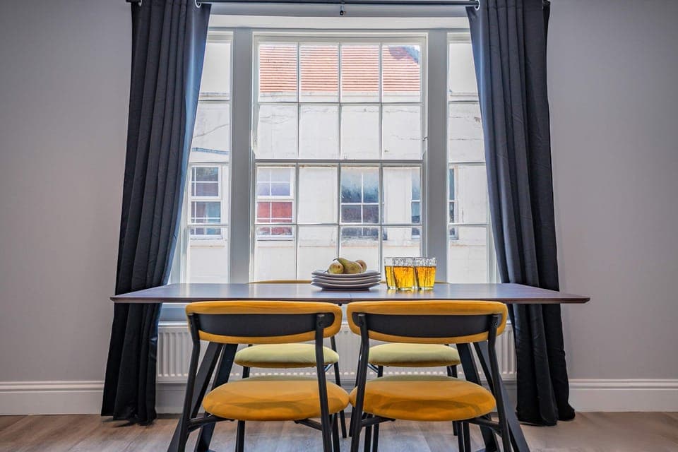 Bridge Street Penthouse Apartment, Evesham - Host & Stay