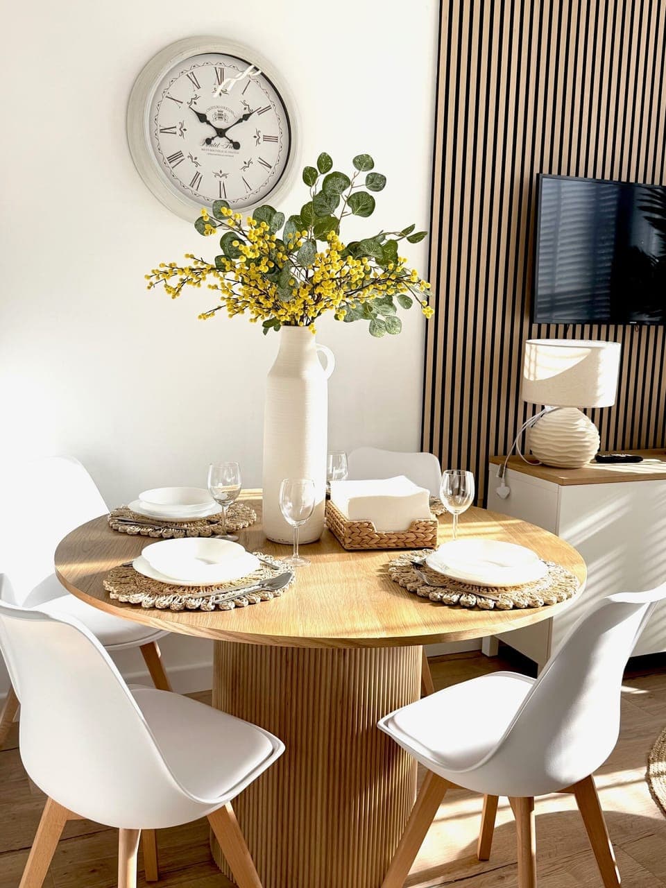 Living Room / Lounge