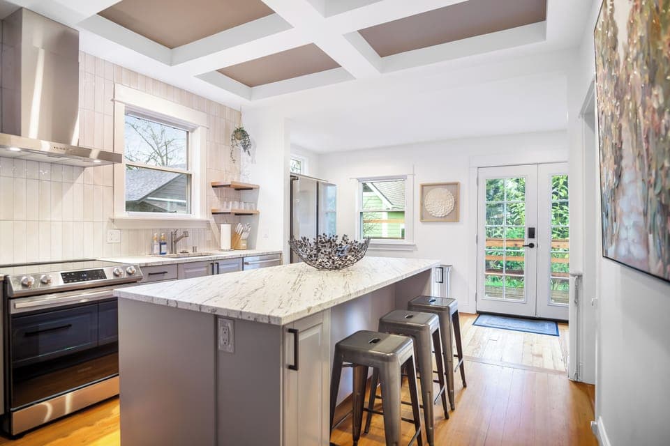 Newly renovated kitchen with all the essentials, a coffee bar and stylish design