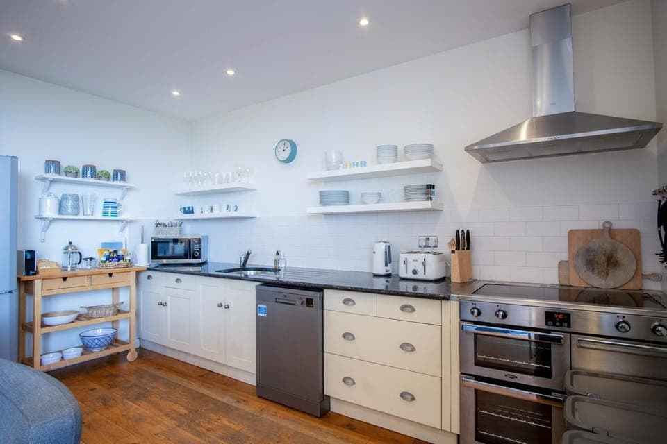 Ty Gwawr - 3 Bedroom Apt - Bayview Oxwich (6439)