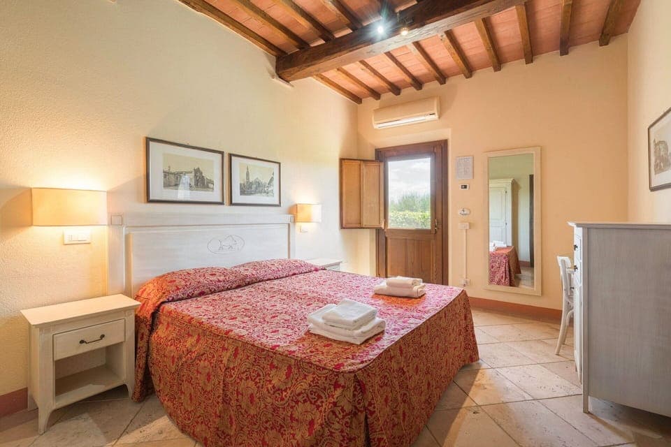 Autumn, Bedroom, Spring, Summer