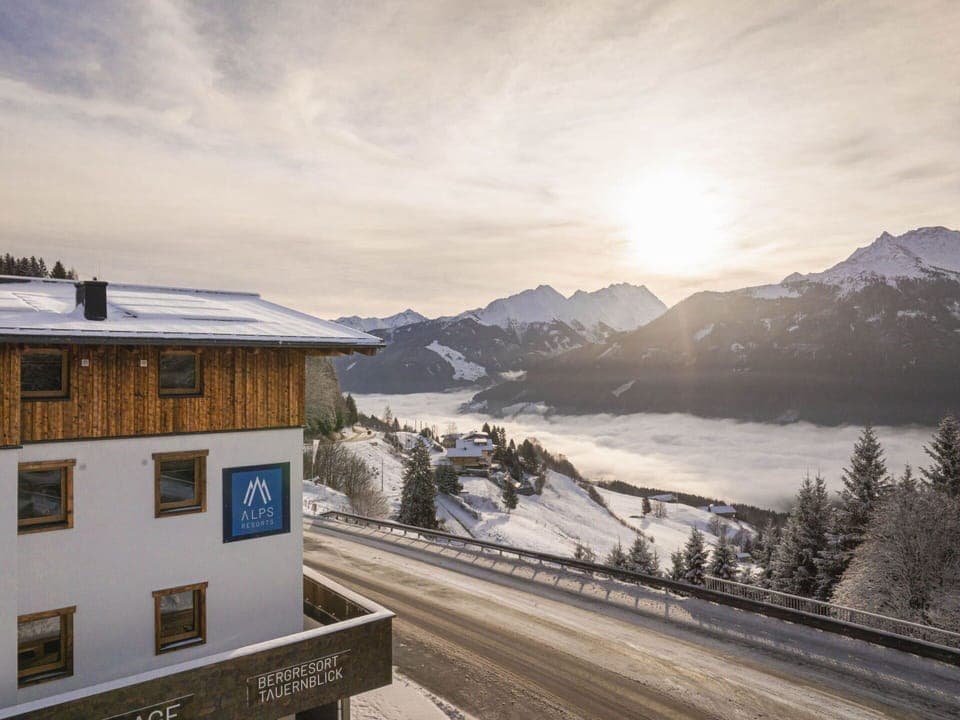 Home, Winter, Mountain Range, Freezing, Hill Station, Snow, Slope, Alps, Glacial Landform, Meteorological Phenomenon