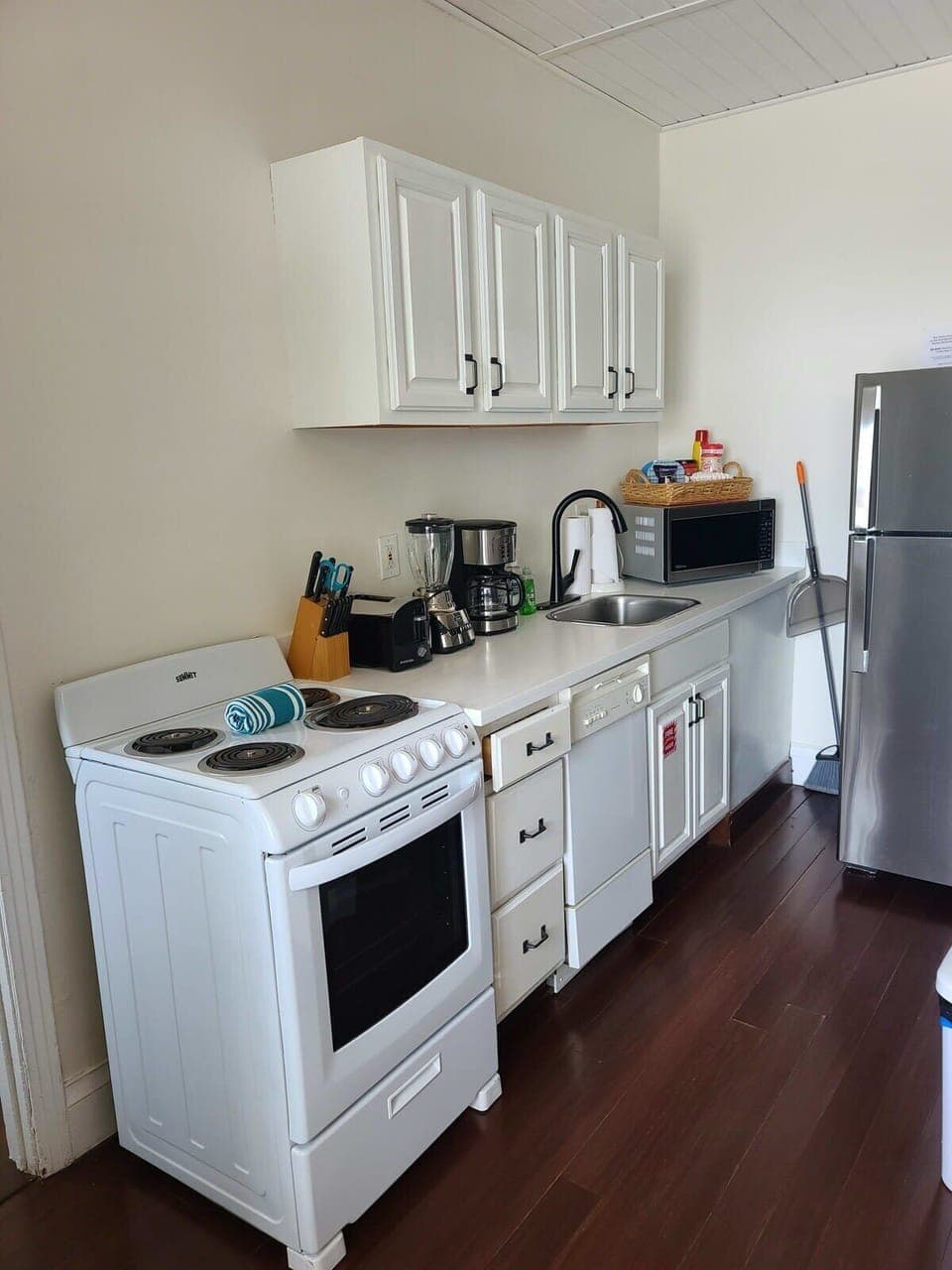 Paradise Suite Full Kitchen