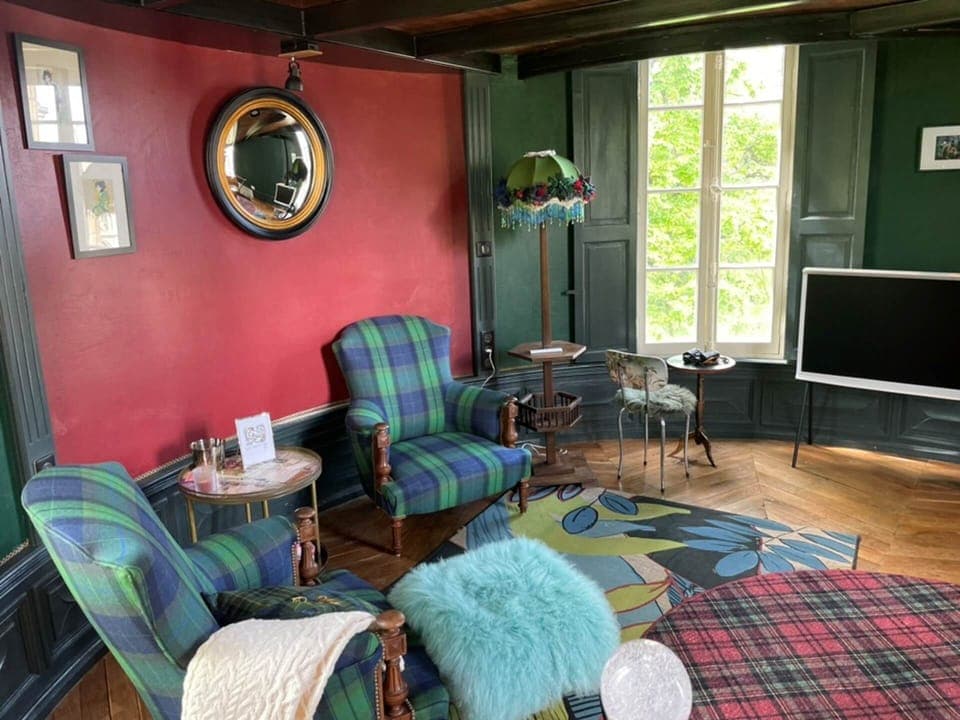 D87575FE-1B70-4FC4-91E6-4DFD62C6A583_1_105_c