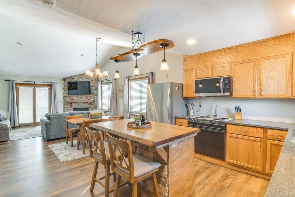 Kitchen | Breakfast Bar